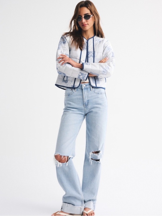 Abercrombie & Fitch Denim - Abercrombie & Fitch The 90s Straight Ultra High Rise Jean - 23 short